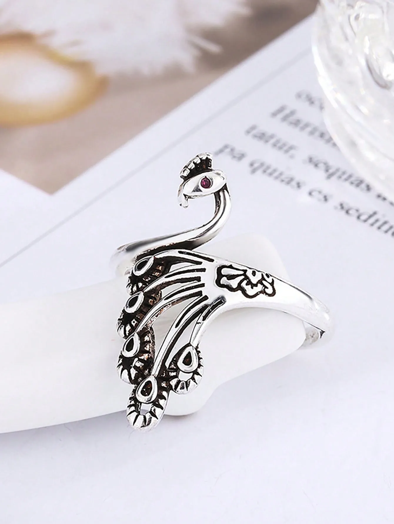 1pc Vintage Phoenix Shaped Ring For Women, Creative Peacock Hook, Sweater Chain Finger Accessory