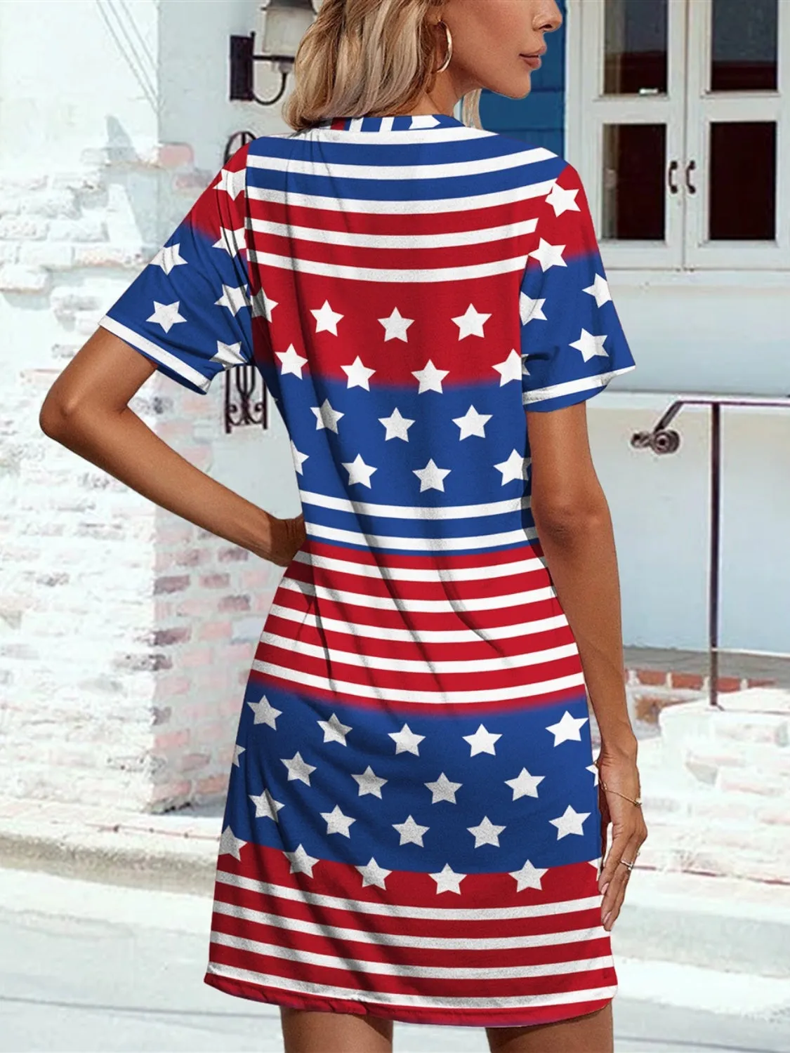 Celebrate America in Style with Our Pocketed US Flag Printed Short Sleeve Dress – Perfect for Fourth of July and Independence Day Festivities