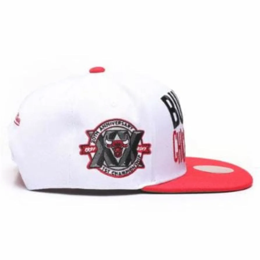 Mitchell & Ness Nba Chicago Bulls Toss Up Snapback (White)