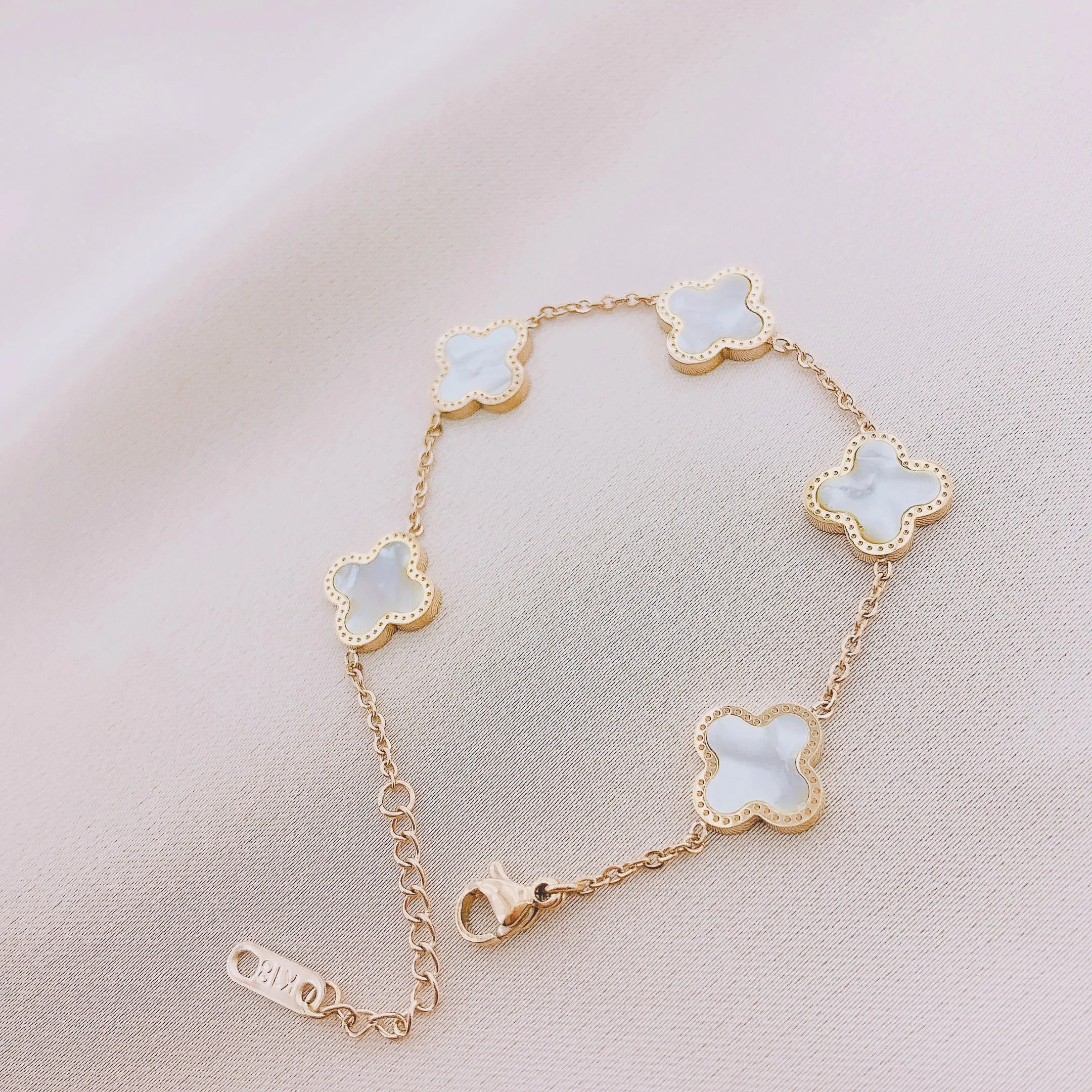 Women's Fashion White Shell Four Clover Bracelet